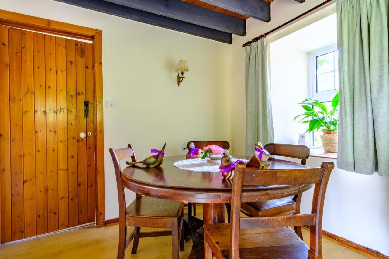 Lakeside Cottage Carmarthen Bagian luar foto