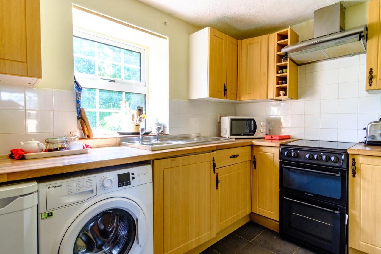 Lakeside Cottage Carmarthen Bagian luar foto